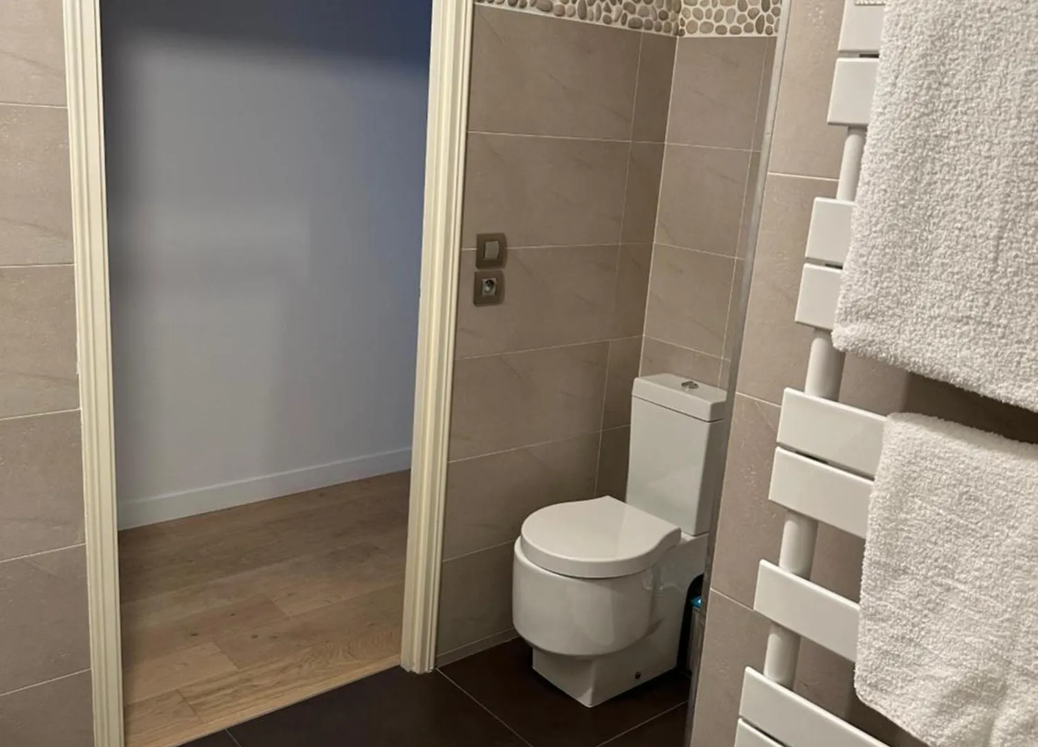 New Upscale 1 Bedroom Paris